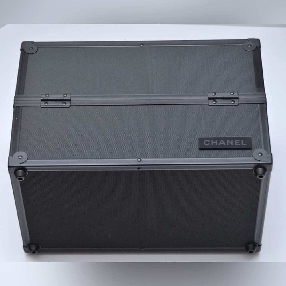 CHANEL PROFESSIONAL BEAUTY ADVISOR/MAKE-UP ARTIST X-LARGE COSMETICS TRAVEL CASE